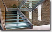 Balustrady, schody i podłogi ze szkła